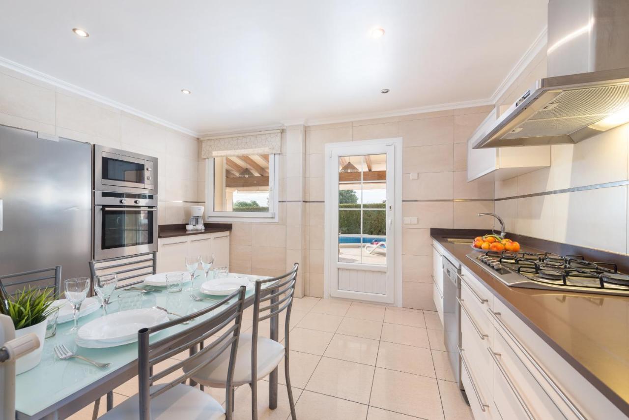 Villa Alzina Para Sus Vacaciones De Verano En Cala Millor, Mallorca *