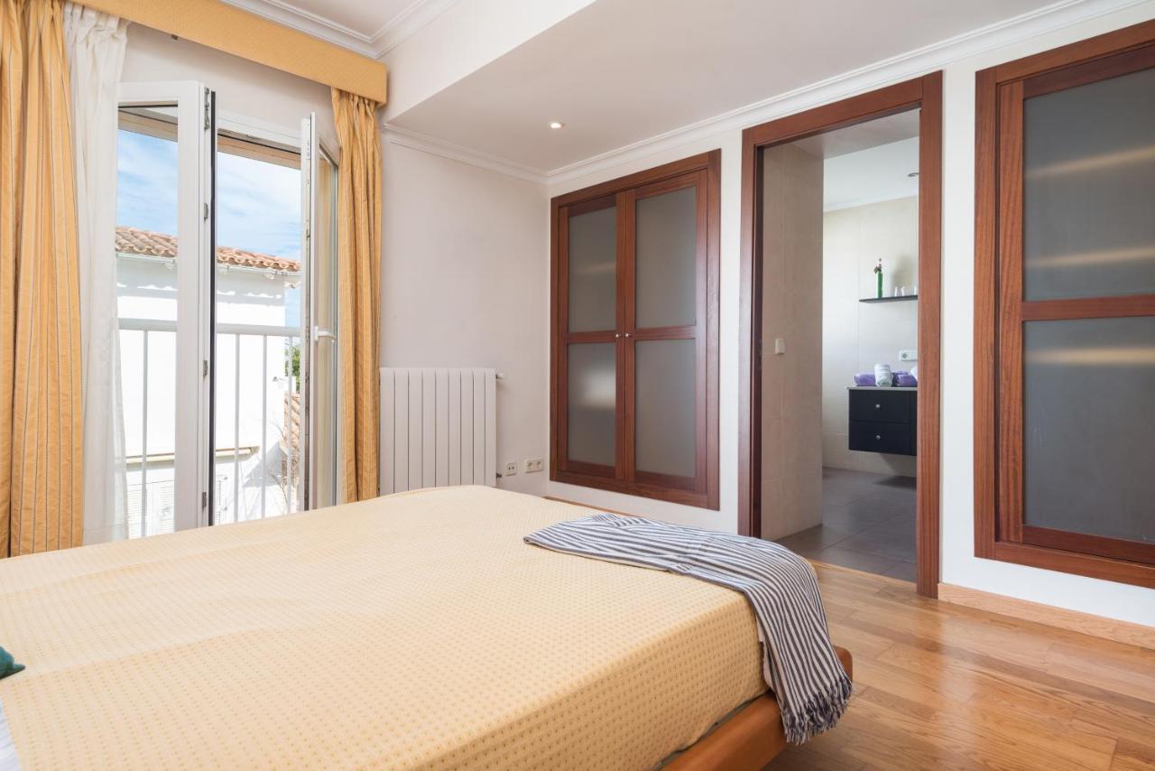 Villa Alzina Para Sus Vacaciones De Verano En Cala Millor, Mallorca Villa